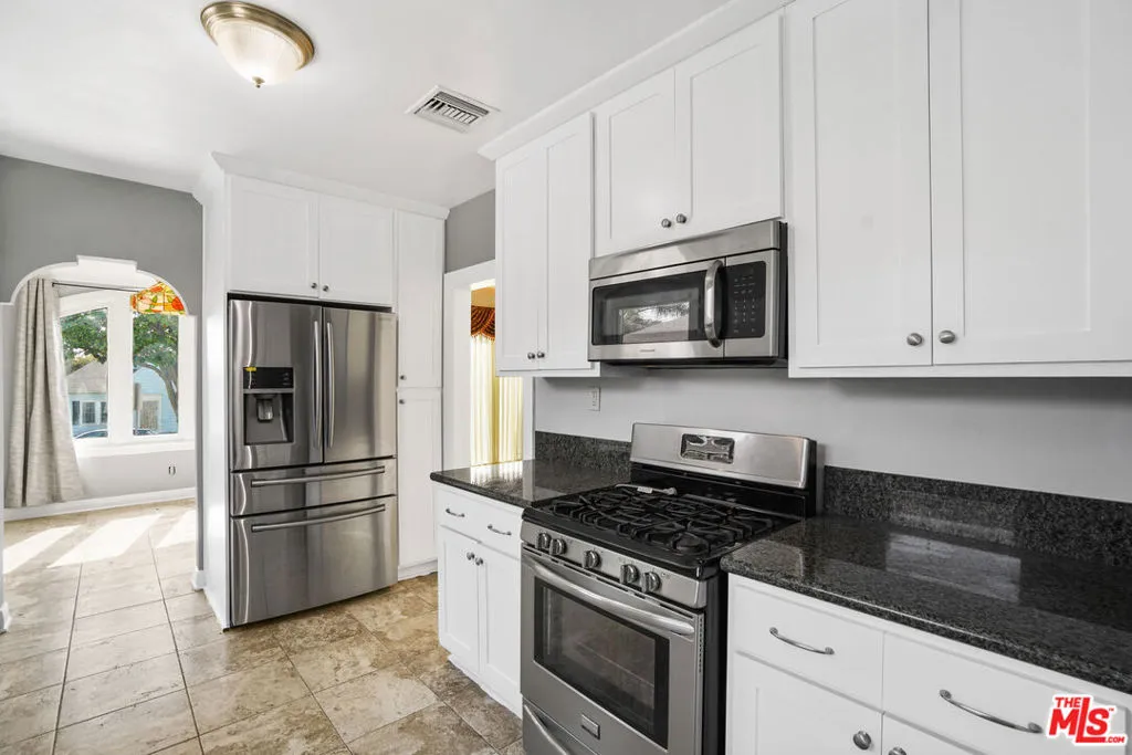 5133 Brynhurst Avenue, View Park, California 90043 home-pic-4